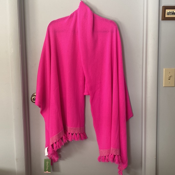 Lilly Pulitzer Accessories - NWT Lilly Pulitzer Cashmere Wrap Pink with Tassels